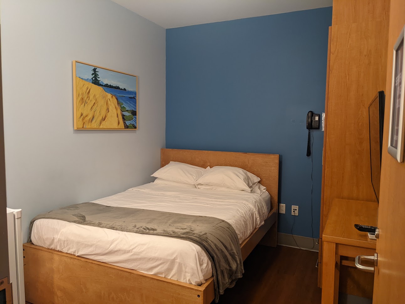 https://dev3.rmhbc.ca/wp-content/uploads/2023/11/Room-3-Bedroom.jpg